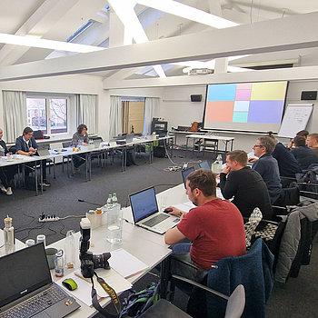 Regelmässige Netzwerk-Treffen